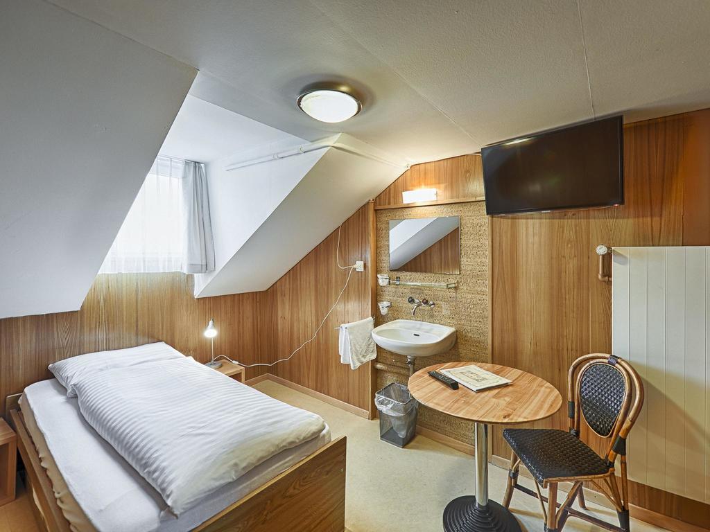 Hotel Weisses Kreuz St. Gallen Oda fotoğraf
